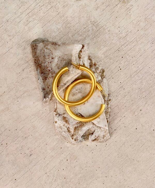 Midi Love Golden Matte Hoops